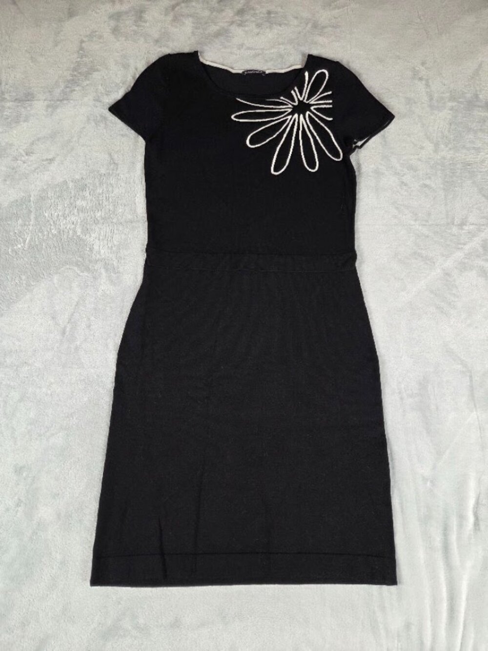 LUISA CERANO Italy Black Knit Short Sleeve Floral Outline Shift Tunic Dress US 8